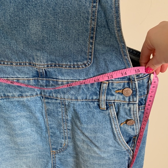 BDG Womens Light Blue Denim Overall Shorts size Medium - Picture 10 of 10